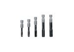 5 részes, 1-1 db M8 × 1,25 mm, M10 × 1,5 mm, M12 × 1,75 mm, M14 × 2,0 mm, M16 × 2,0 mm henger alakú csomagolásban. Hoss